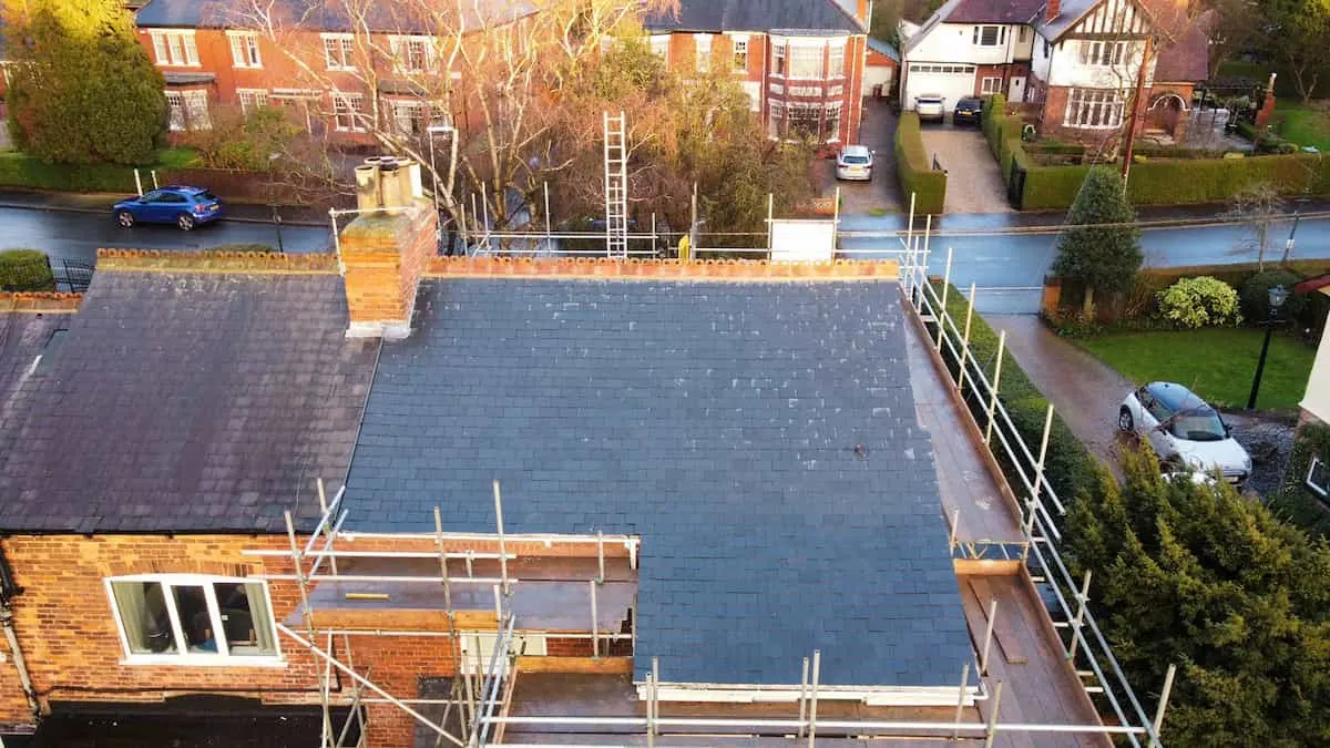 Flat roof under scaffolding from above