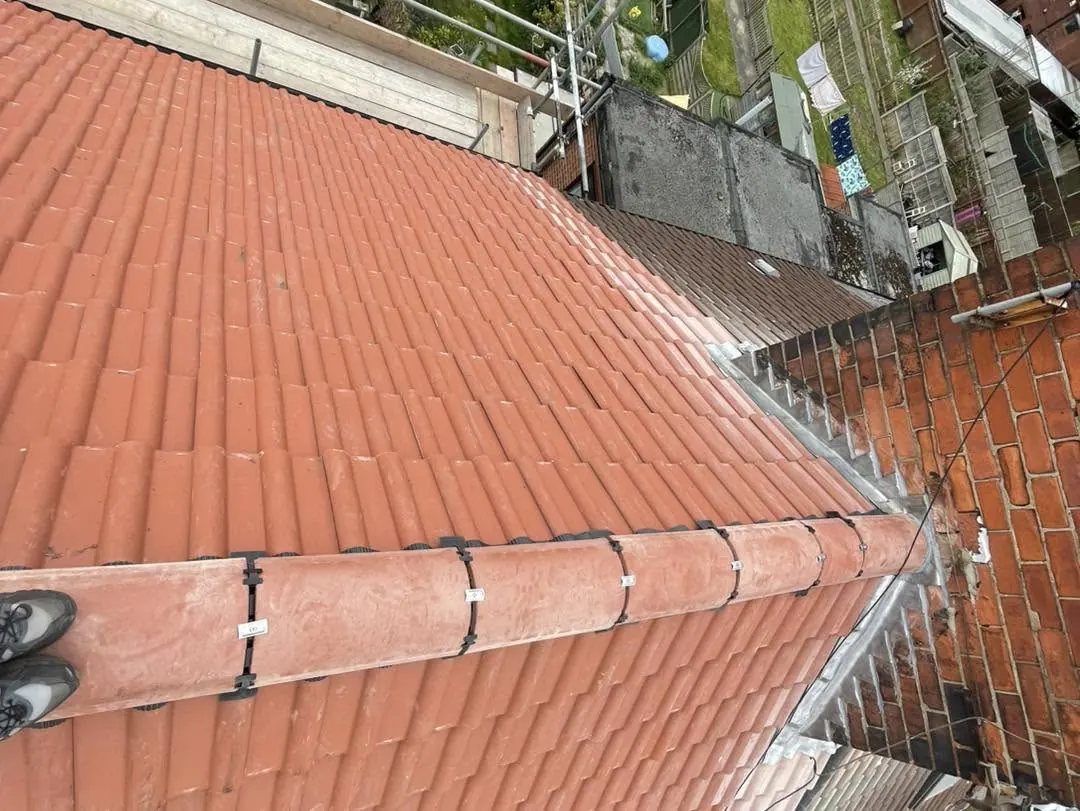 Red tiled hip after repair